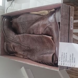 BedStu Cambridge boots size 9.5 teak